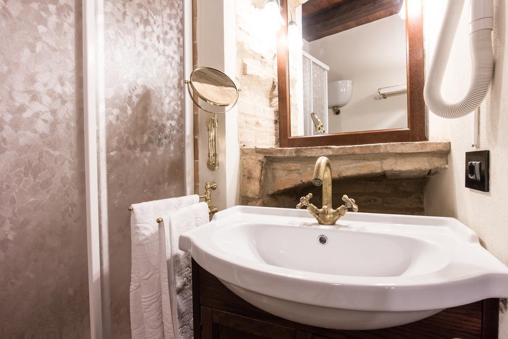 Bed and Breakfast Domus In Castro Montecchio  Habitación foto