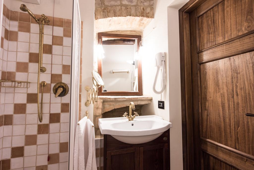 Bed and Breakfast Domus In Castro Montecchio  Habitación foto
